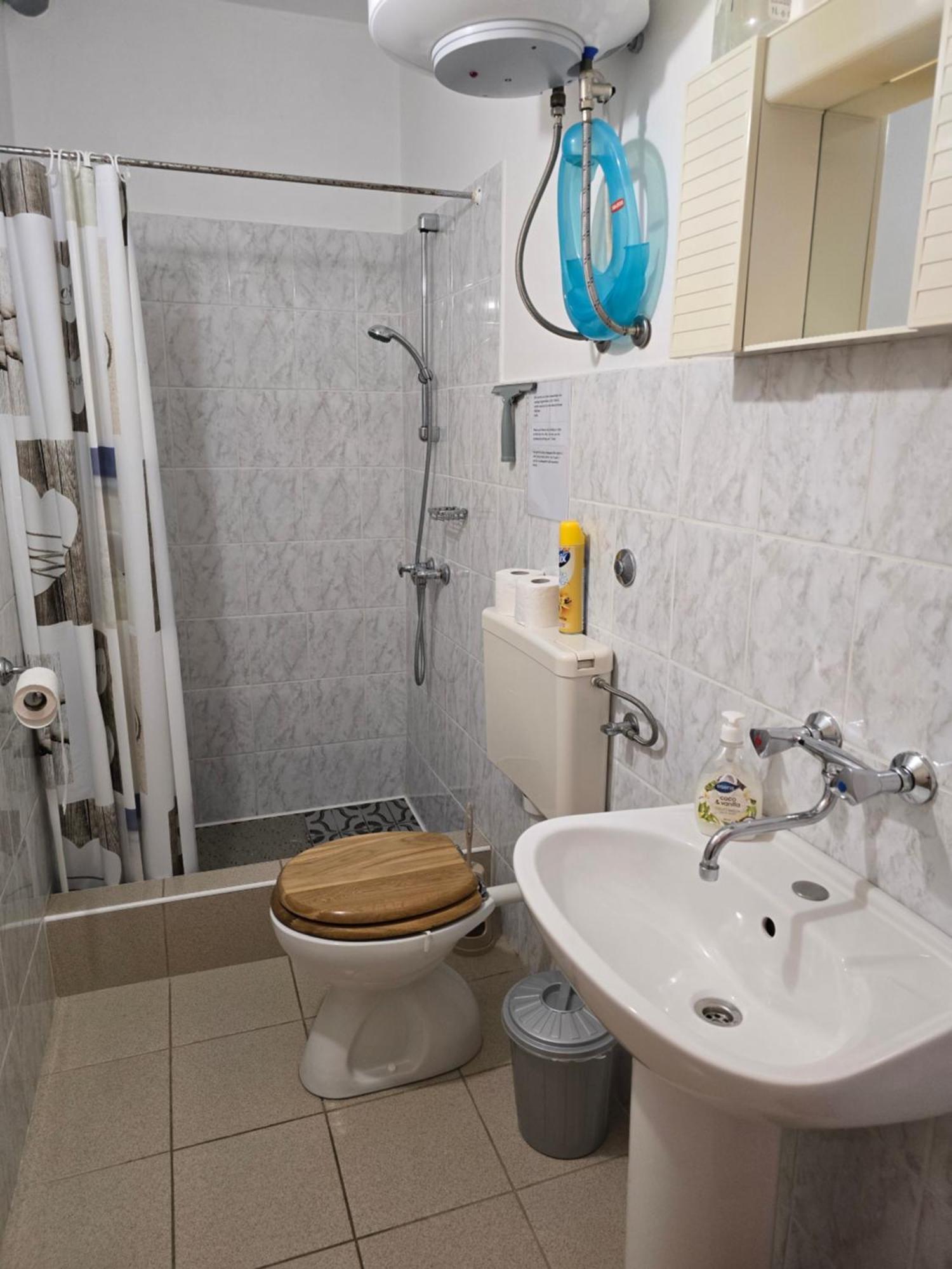 Apartments Mladenka Сень Екстер'єр фото