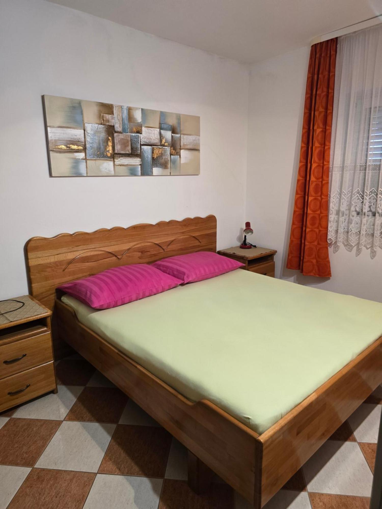 Apartments Mladenka Сень Екстер'єр фото