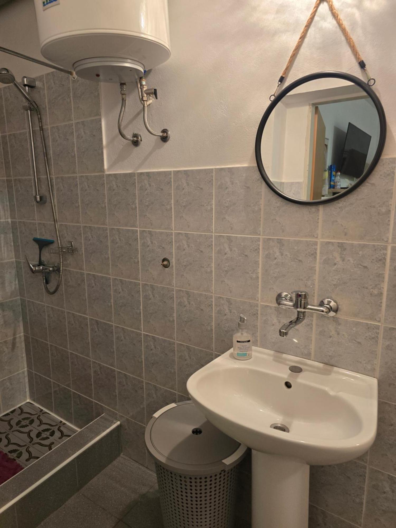 Apartments Mladenka Сень Екстер'єр фото