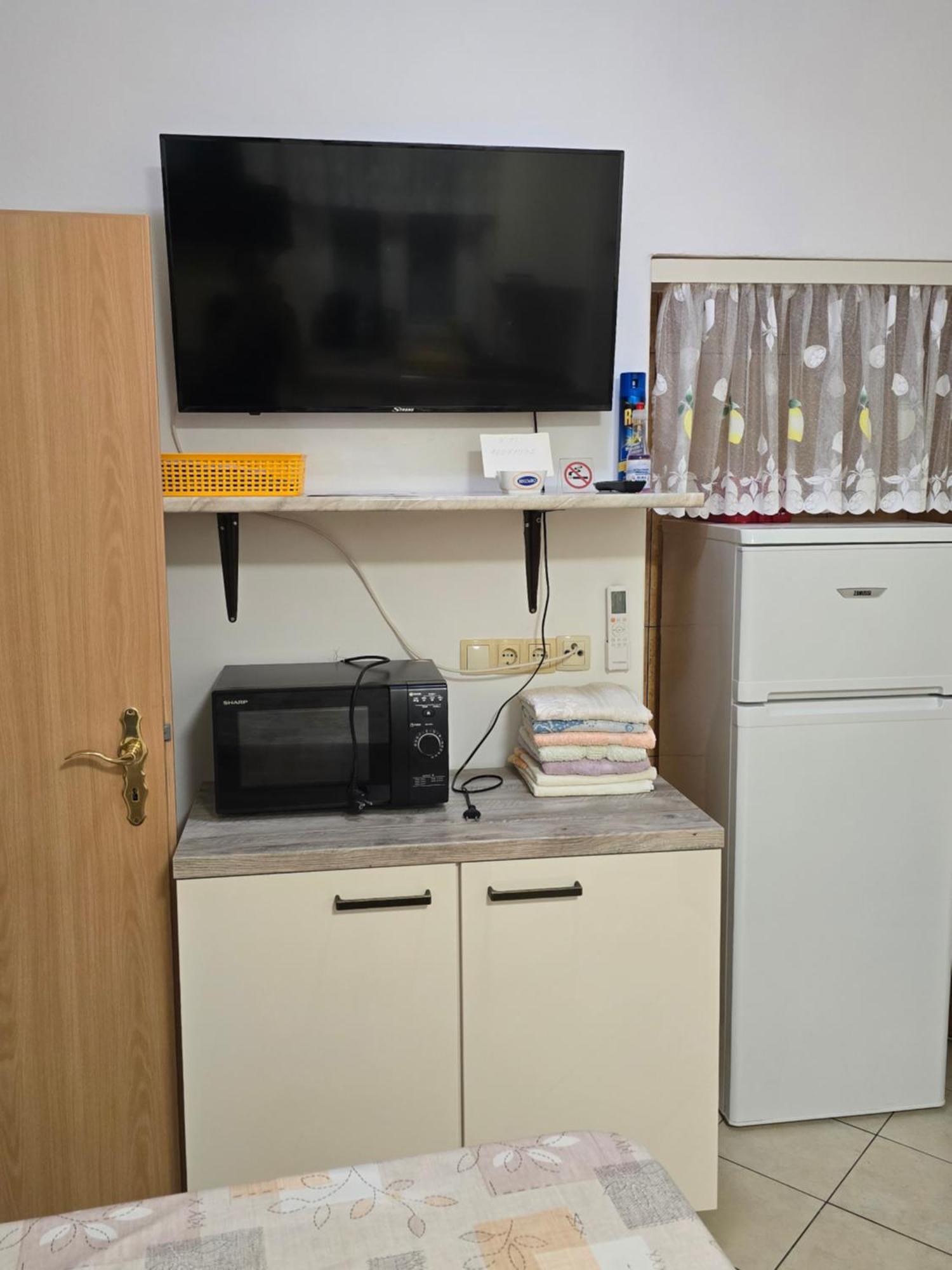 Apartments Mladenka Сень Екстер'єр фото
