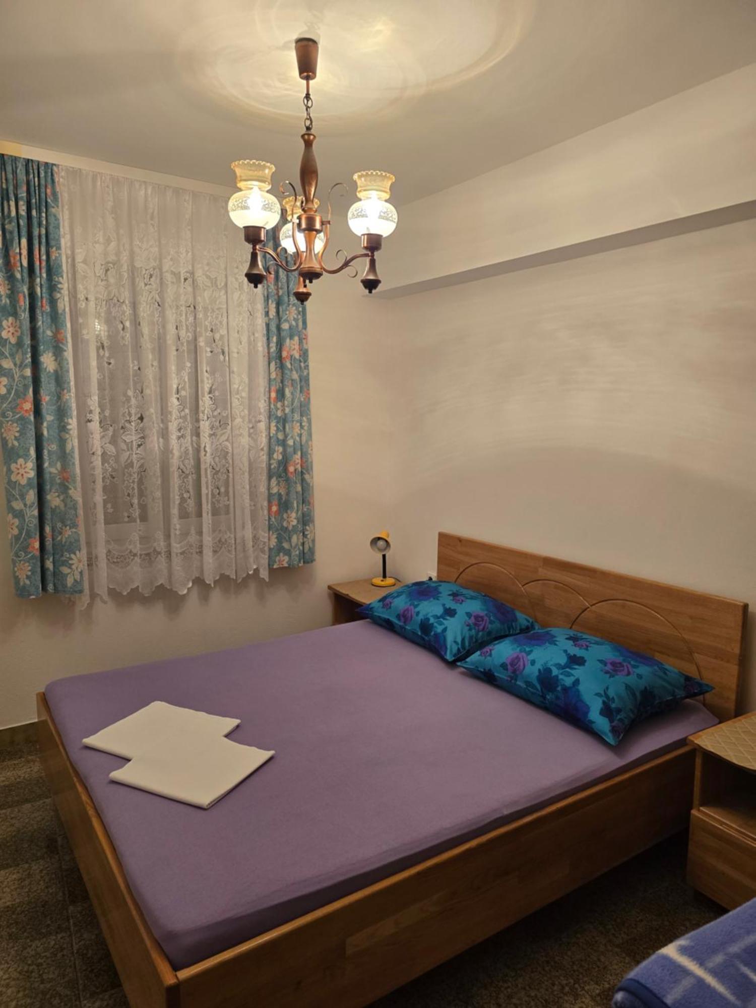 Apartments Mladenka Сень Екстер'єр фото