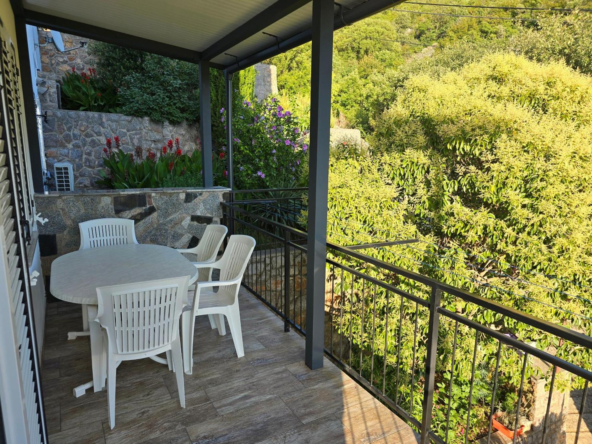 Apartments Mladenka Сень Екстер'єр фото