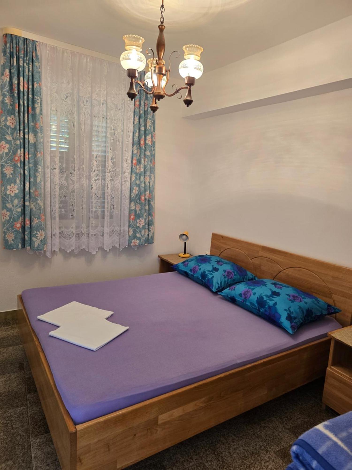 Apartments Mladenka Сень Екстер'єр фото