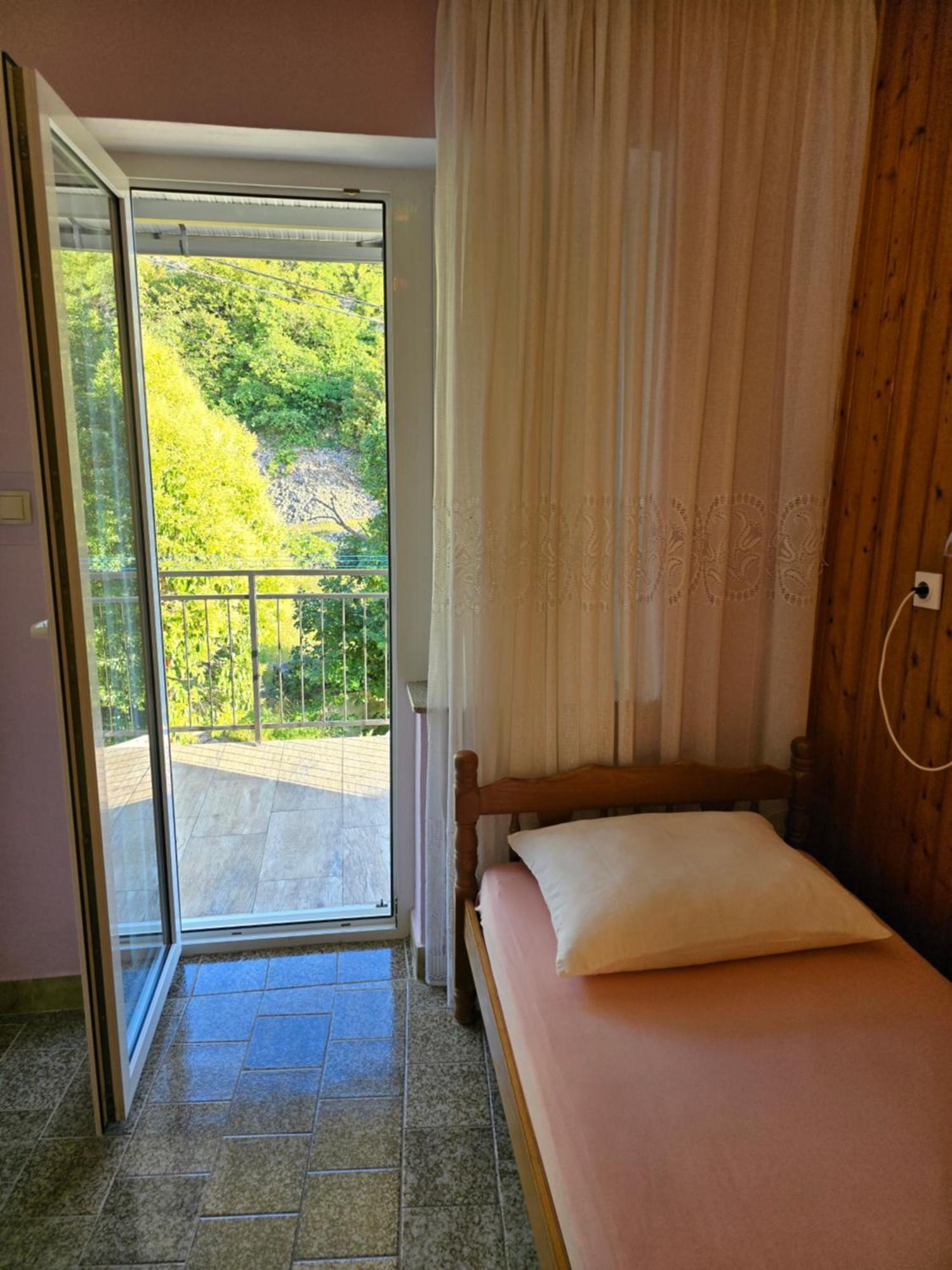 Apartments Mladenka Сень Екстер'єр фото