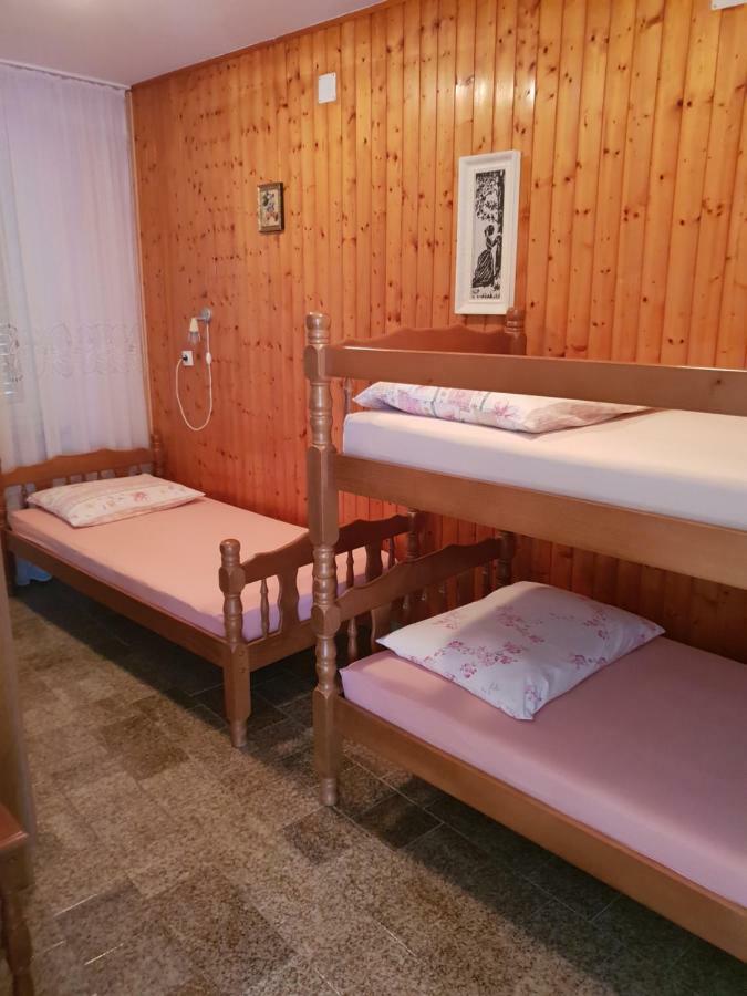 Apartments Mladenka Сень Екстер'єр фото