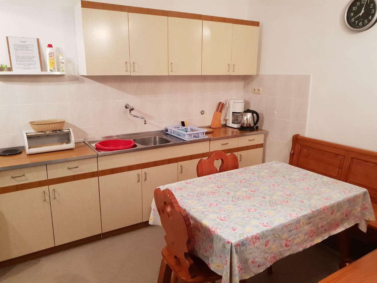Apartments Mladenka Сень Екстер'єр фото