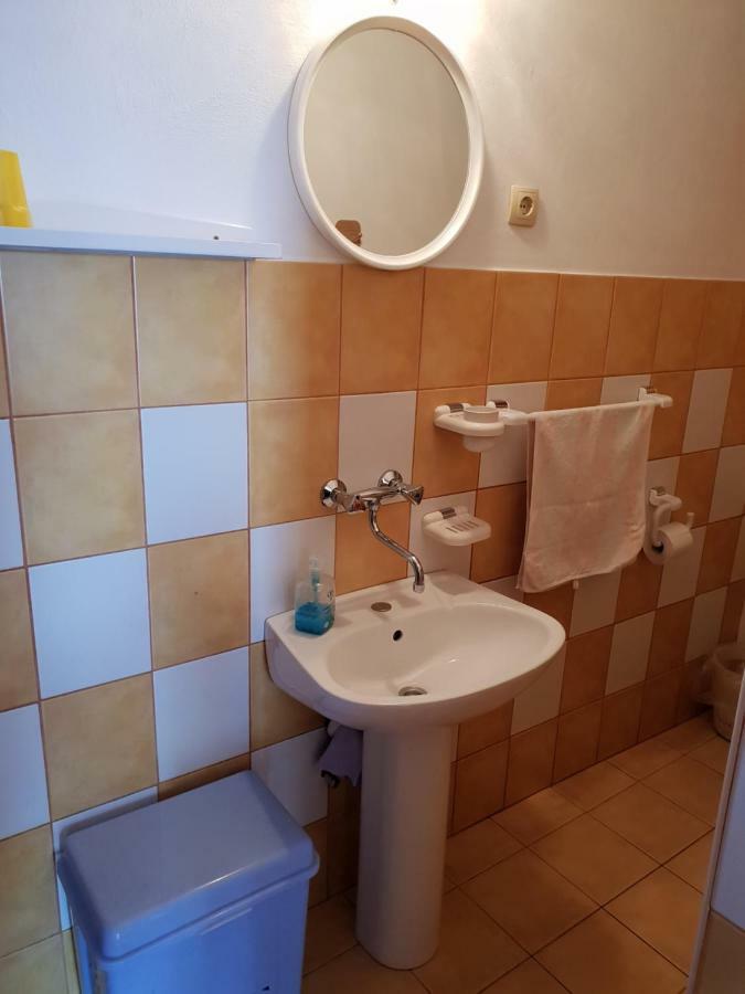 Apartments Mladenka Сень Екстер'єр фото